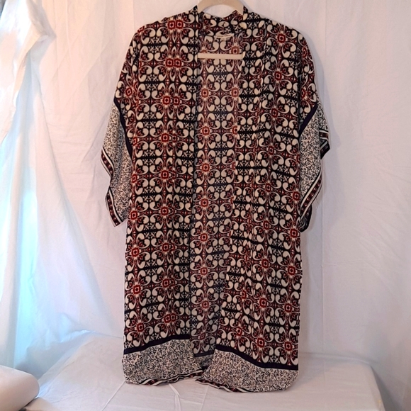 Fleur Elise wrap in large. 100% rayon. Red, white and navy in color. - Picture 1 of 5